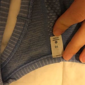 Lululemon swiftly tech Razorback, size 10